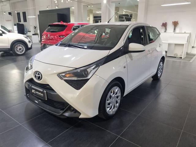 TOYOTA AYGO Connect 1.0 VVT-i 72 CV 5 porte x-cool