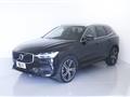 VOLVO XC60 B4 (d) AWD Geartronic Momentum Int. Pelle