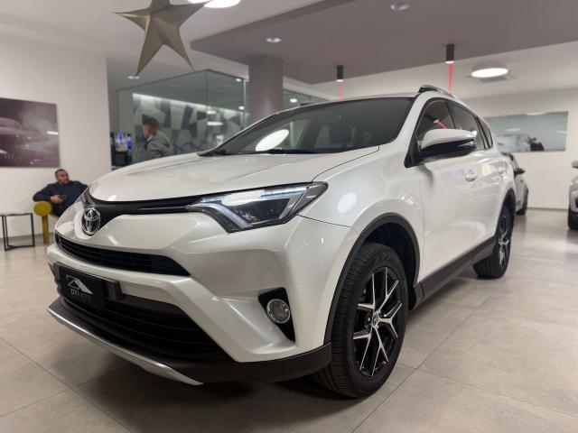 TOYOTA RAV4 2.0 d-4d Lounge 2wd mt