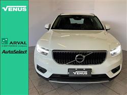 VOLVO XC40 B4 AWD Geartronic Momentum