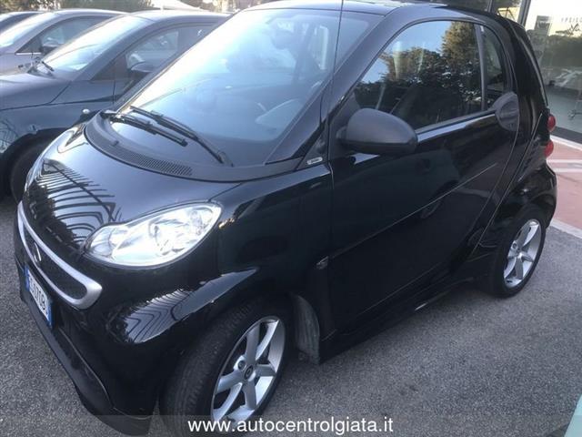 SMART FORTWO 800 40 kW coupé passion cdi