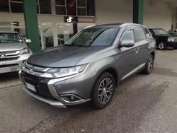 MITSUBISHI OUTLANDER 2.2 DI-D 4WD Instyle Plus SDA 7 posti