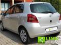 TOYOTA YARIS 1.3 VVTi 87CV - CAMBIO AUTOMATICO - PRENOTATA