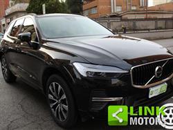 VOLVO XC60 B4 automatico Essentialle con Leasing