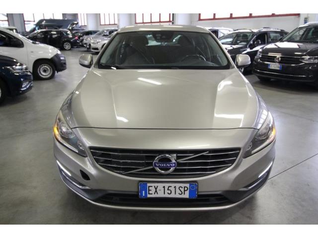 VOLVO V60 (2010) D4 Geartronic Summum