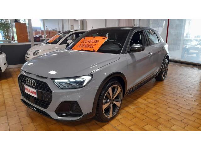 AUDI A1 CITYCARVER citycarver 35 TFSI Identity Contrast