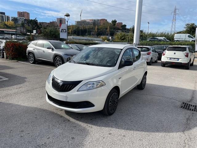 LANCIA YPSILON 1.0 FireFly 5 porte S&S Hybrid Silver