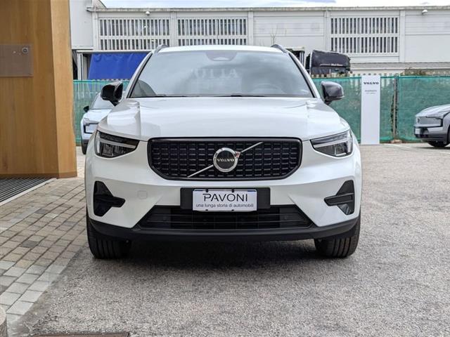 VOLVO XC40 B3 automatico Plus Dark