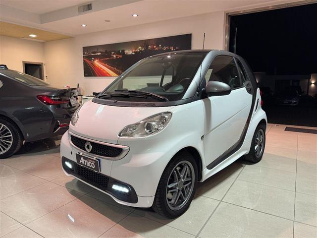 SMART Fortwo 1000 52 kW MHD coupÃ© passion