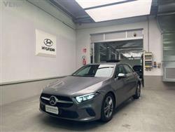 MERCEDES CLASSE A A 180 d Business Extra auto/Pelle totale/Navi/Led