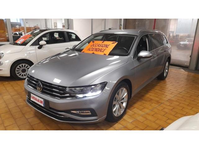 VOLKSWAGEN PASSAT VAR. 1.6 TDI SCR DSG Business NAVI