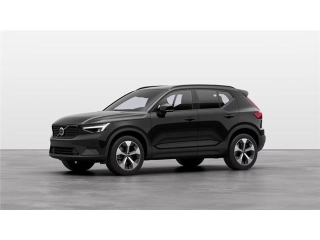 VOLVO XC40 B4 automatico Plus Dark