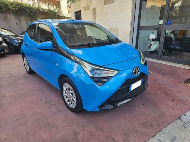 TOYOTA Aygo 1.0 x-cool m-mt 72cv AUTOMATICA