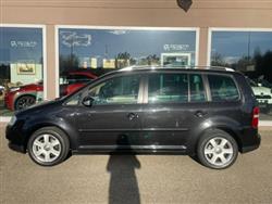 VOLKSWAGEN TOURAN 1.6 16V FSI Highline