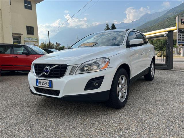 VOLVO XC60 2.4 D 163CV AWD Geartronic Momentum