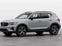 VOLVO XC40 B4 automatico Plus Dark