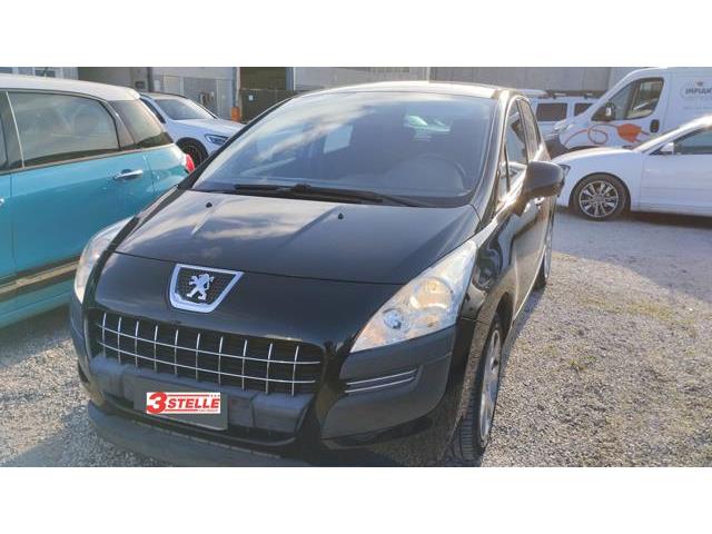 PEUGEOT 3008 1.6 HDi 110CV cambio robotizzato Tecno