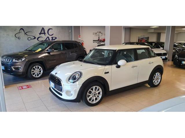 MINI MINI 5 PORTE 1.5 One D 5 p. ok neopatentati