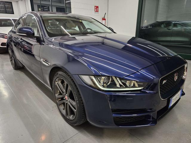 JAGUAR XE 2.0d i4 Pure 180cv auto my19