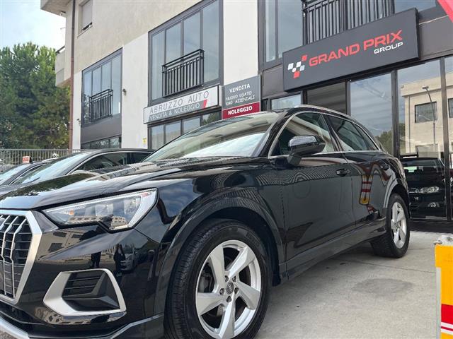 AUDI Q3 35 TDI S tronic Business