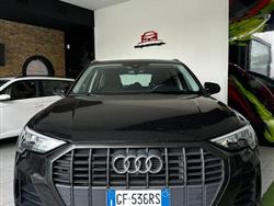 AUDI Q3 45FSI E S Tronic Business