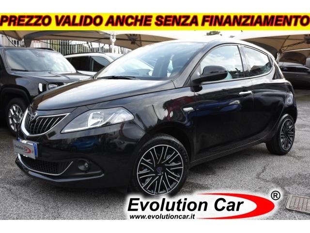 LANCIA YPSILON 1.0 FireFly 5 p. S&S Hybrid Gold **5 POSTI**