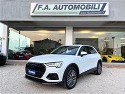 AUDI Q3 40 TDI quattro S tronic Business Advanced