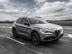 ALFA ROMEO STELVIO 2017 2.2 t Business Q4 210cv auto my19