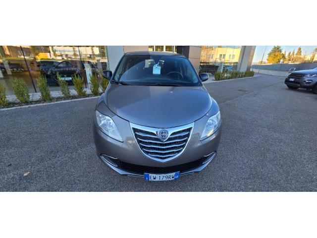 LANCIA YPSILON 1.2 69 CV 5 porte Silver