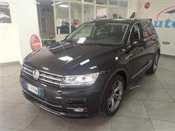 VOLKSWAGEN TIGUAN 2.0 TDI SCR DSG Sport BlueMotion PACK R-LINE