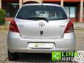 TOYOTA YARIS 1.3 VVTi 87CV - CAMBIO AUTOMATICO - PRENOTATA