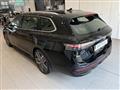 VOLKSWAGEN PASSAT 2.0 TDI 150 CV SCR DSG R-Line