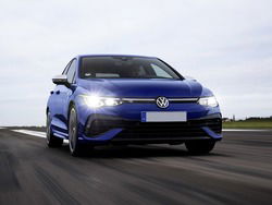 VOLKSWAGEN GOLF 2.0 TSI R DSG 4Motion