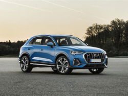 AUDI Q3 35 TDI S tronic Identity Black