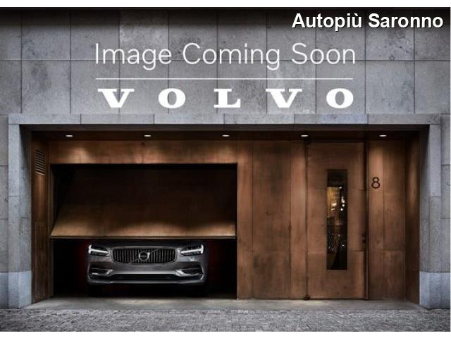 VOLVO XC60 B4 (d) AWD automatico Ultimate Dark